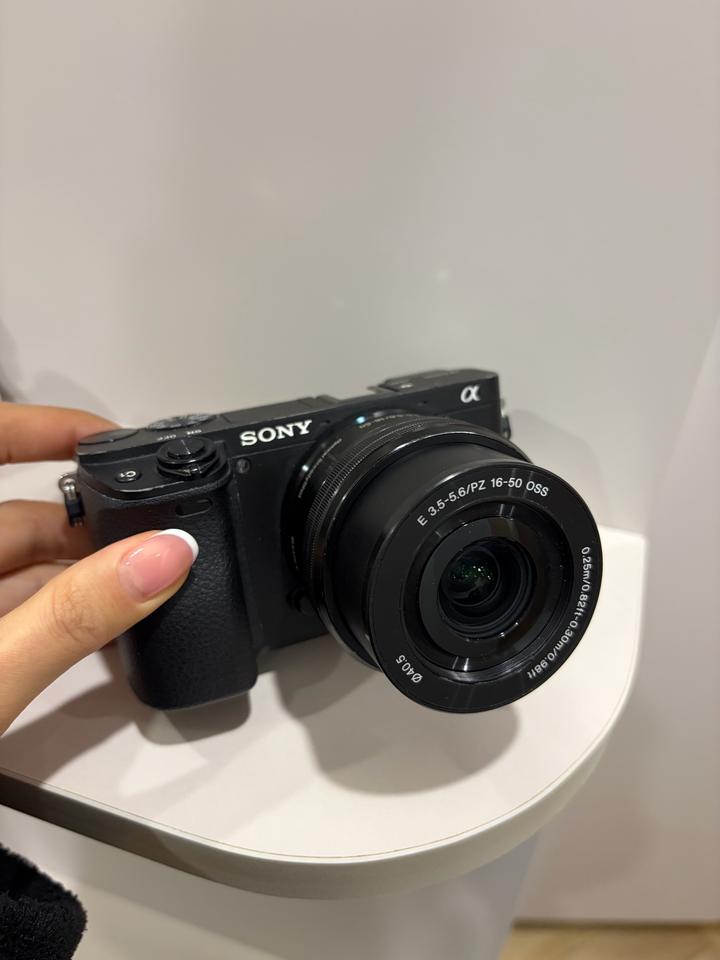 Камера Sony A6400