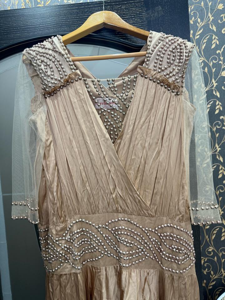 Платье шикарное laura