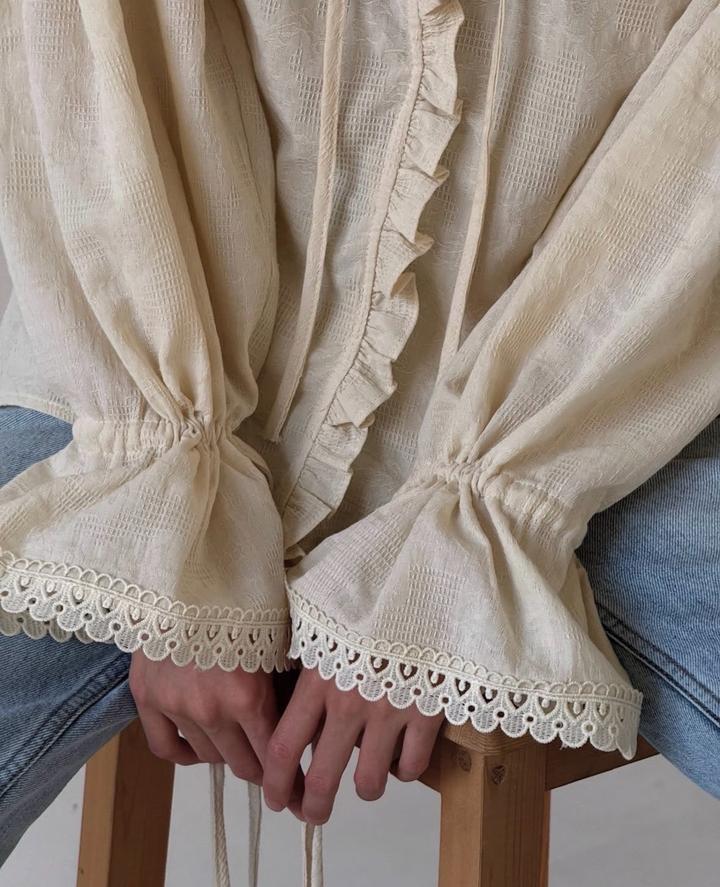 Блузка свободного кроя