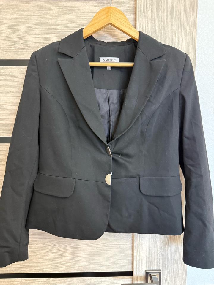 Черный костюм