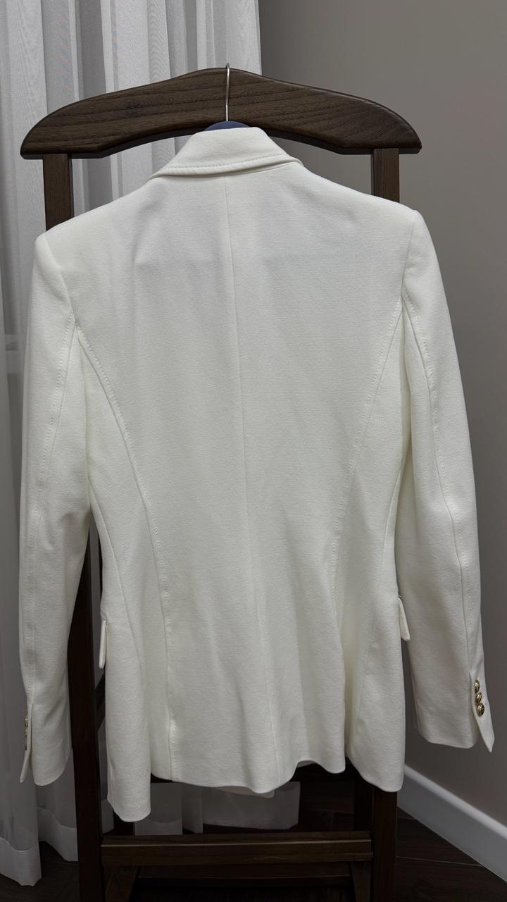 Белый пиджак Zara оригинал новый размер XS