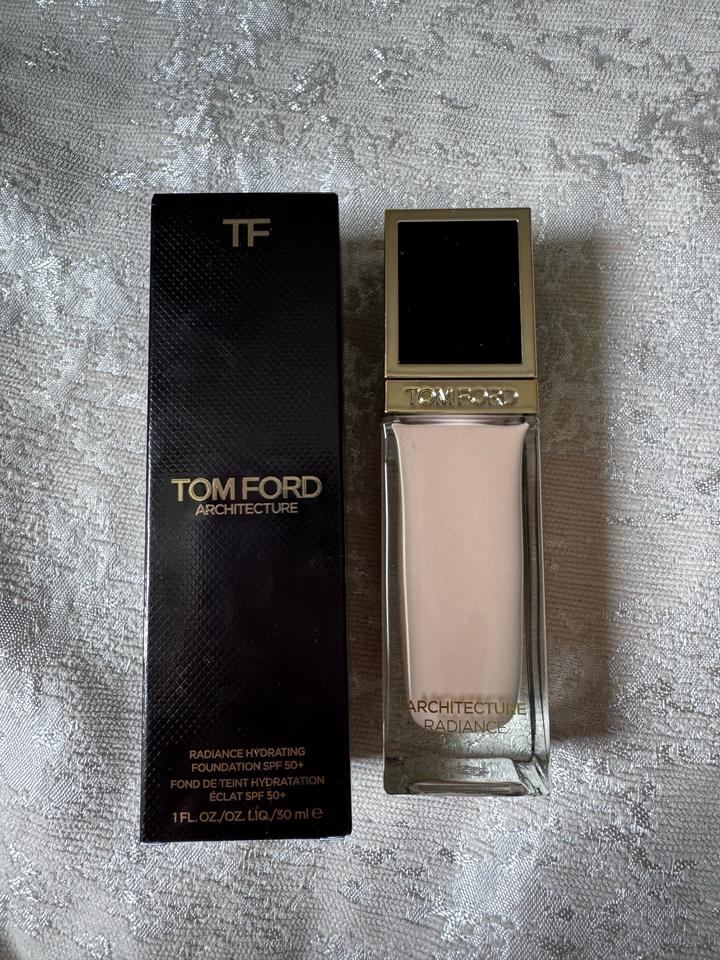 Tom Ford Тональная основа Architecture Radiance Hydrat