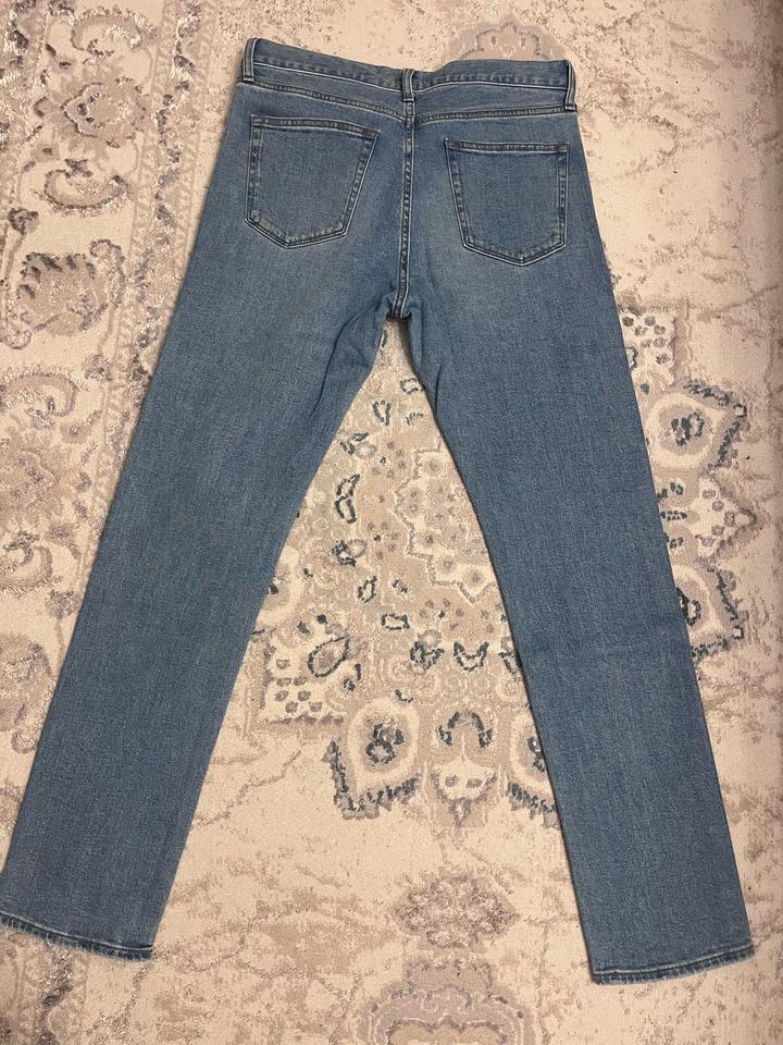 Продам новые джинсы