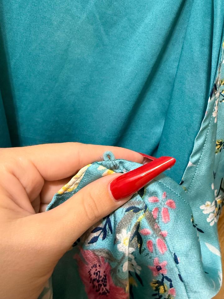 Платье на запах с цветочным принтом