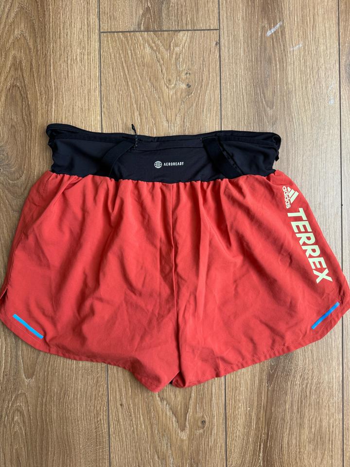 Новые шорты adidas terrex