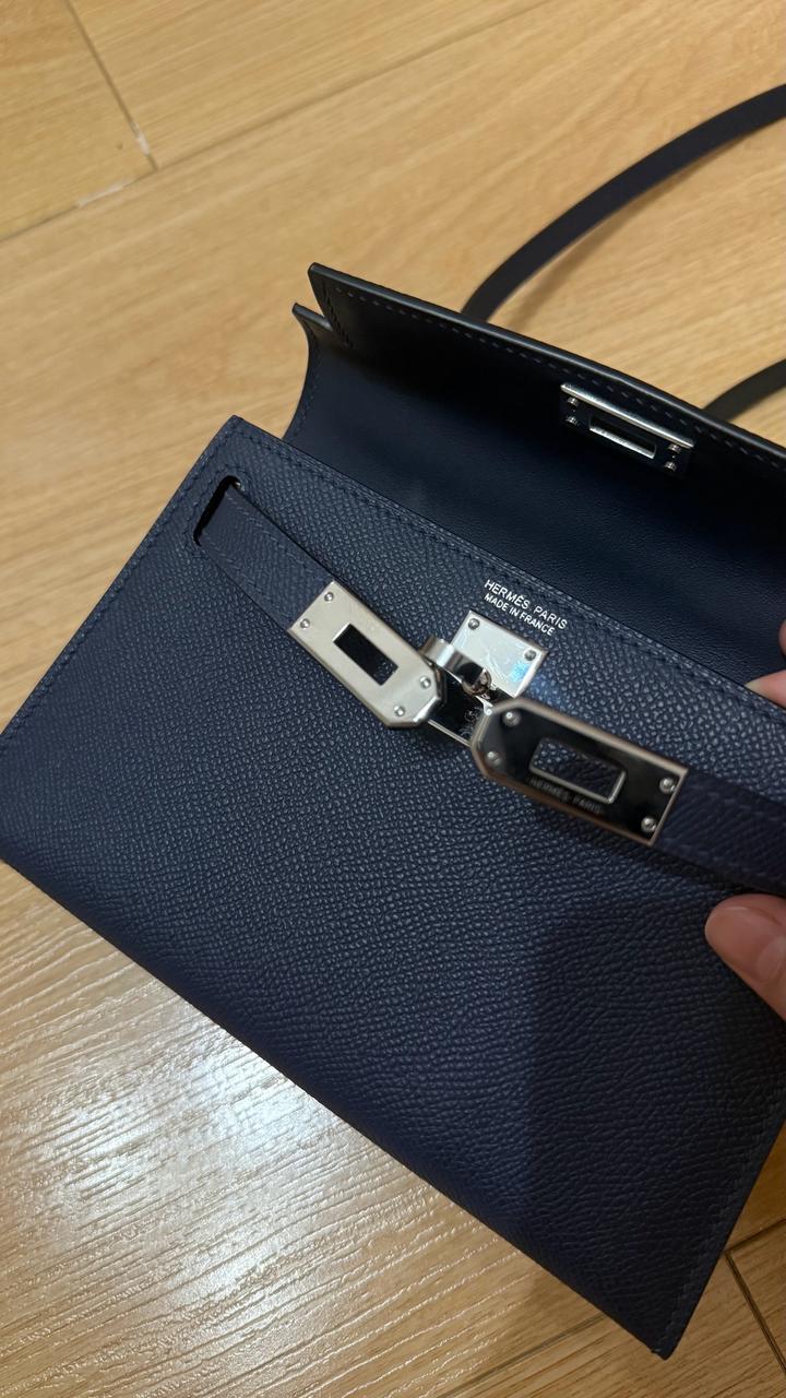 Mini Kelly в глубоком синем оттенке