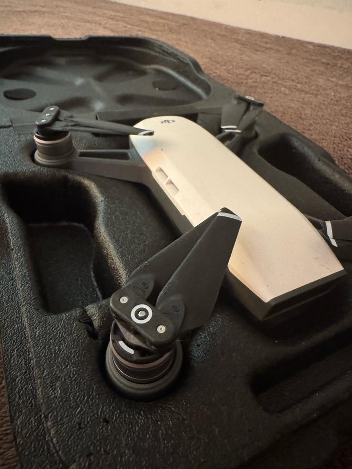 Продам Dji spark Дрон