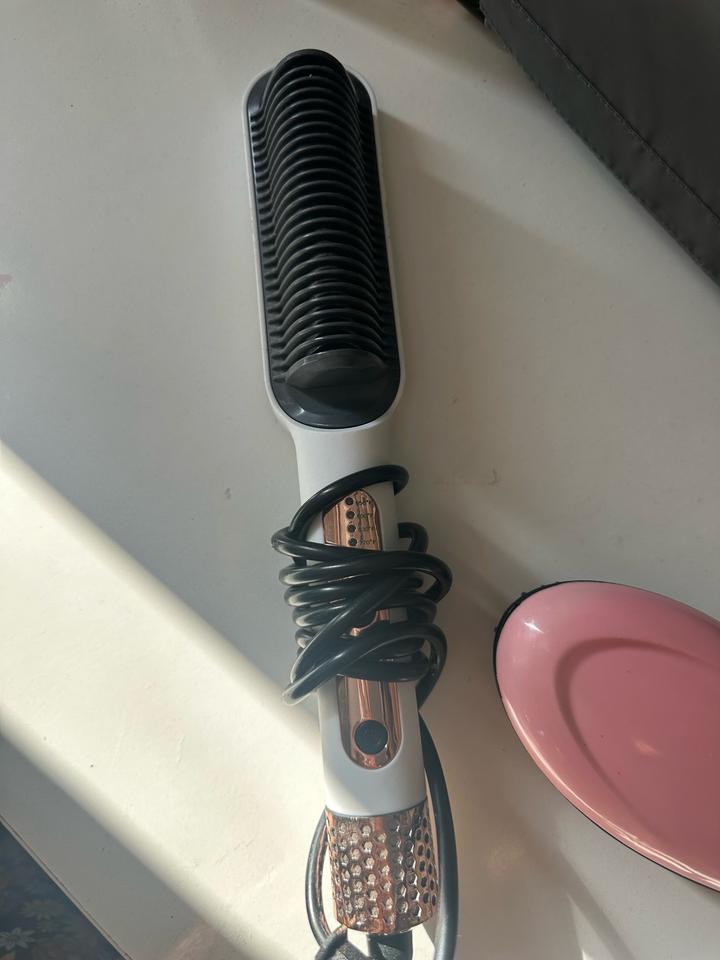 Бьюти устройства, выпрямитель и плойка