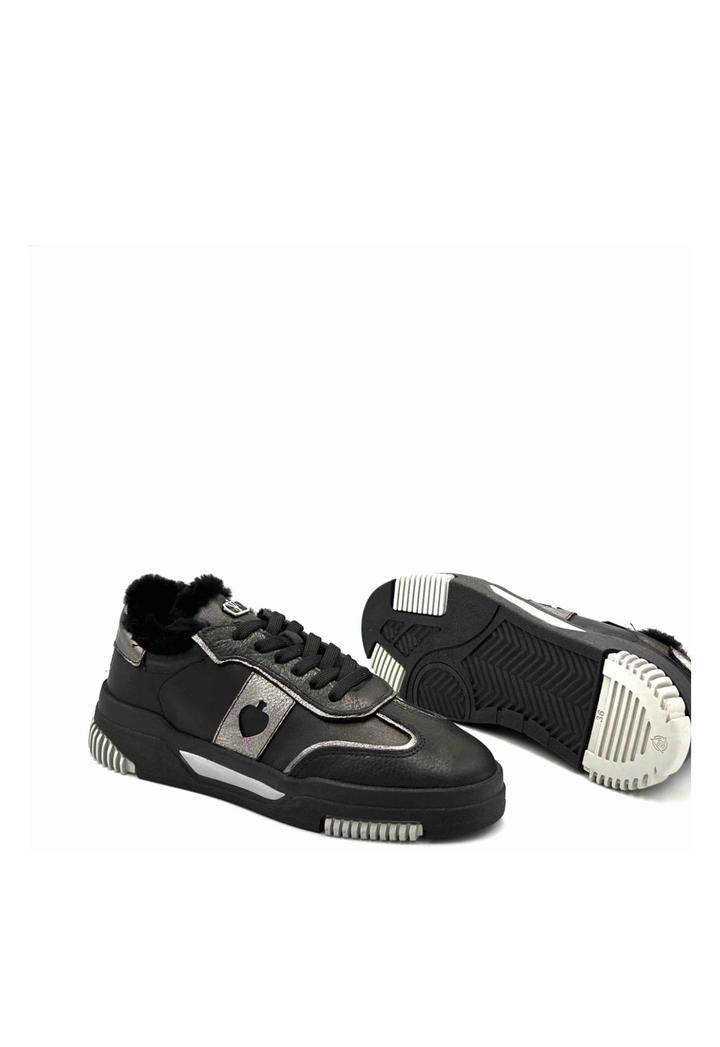 Продам стильные зимние кеды