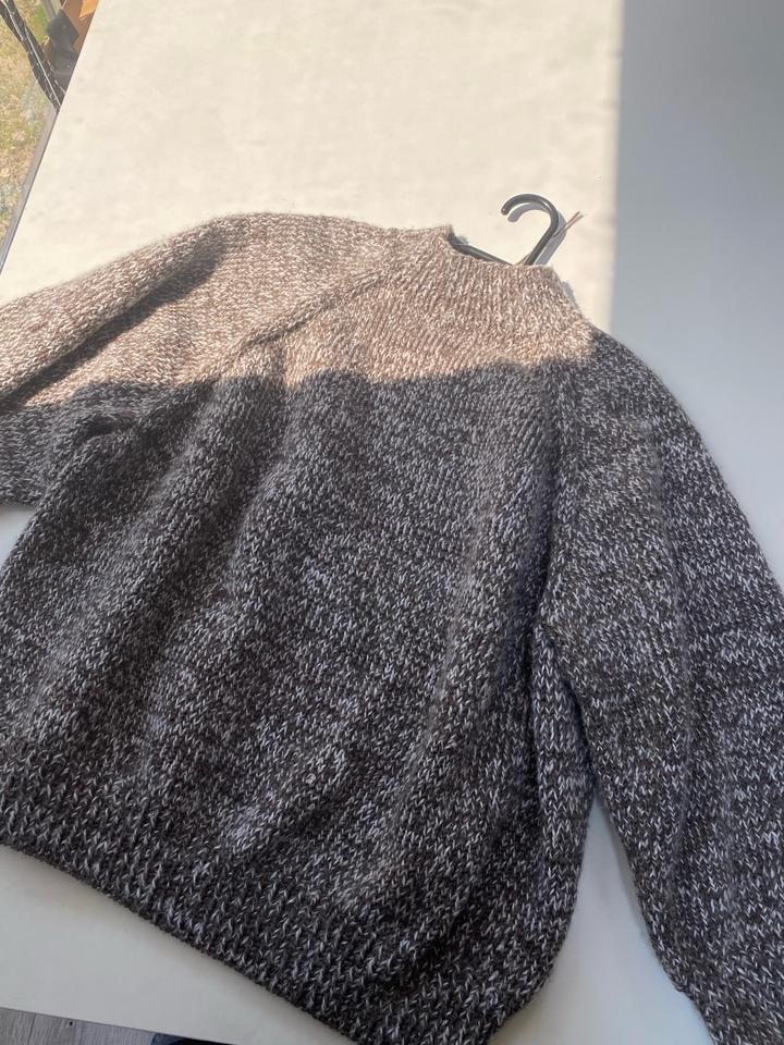 Вязаный свитер ручной работы оверсайз