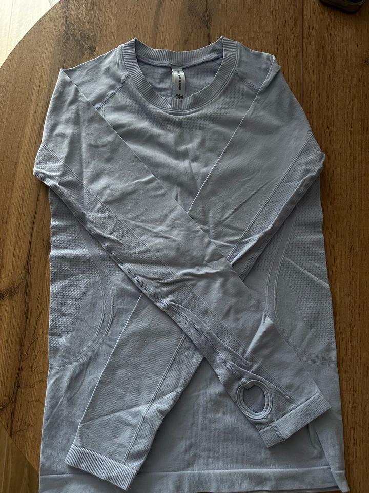 Спортивная кофта