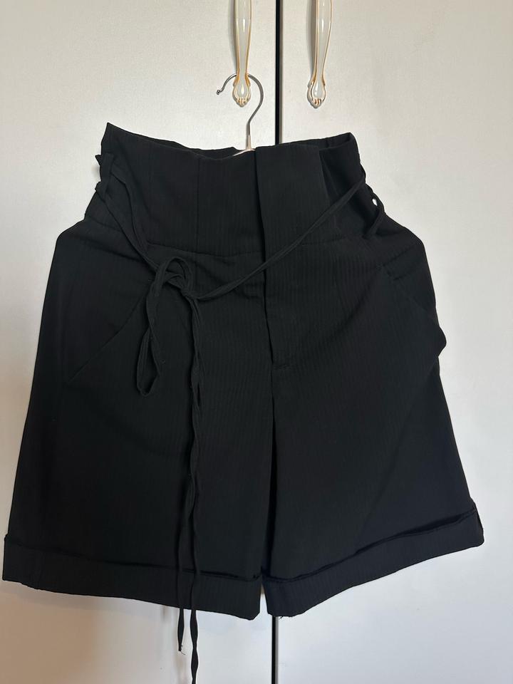 Стильные шорты ZARA