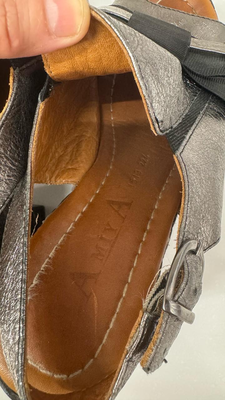 Босоножки кожаные