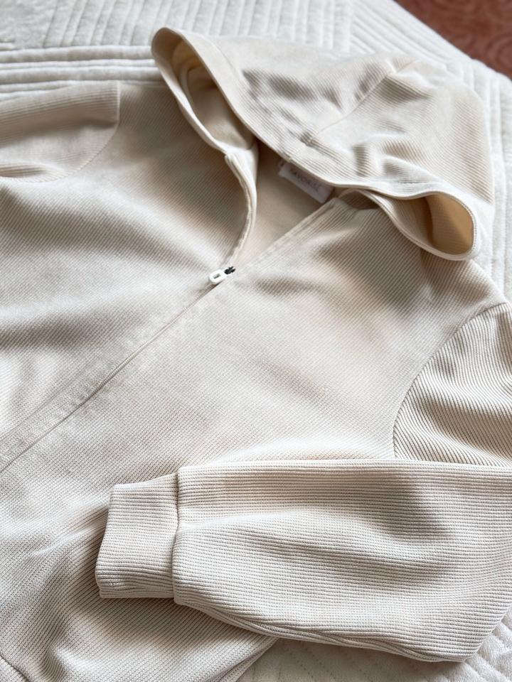 Женский костюм