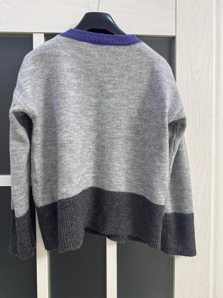 Джемпер с контрастными краями