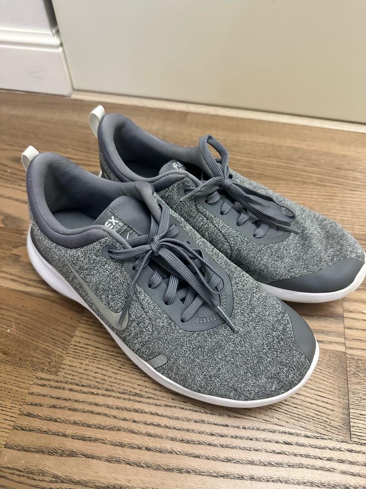 Кроссовки Nike