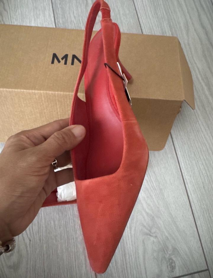 Новые босоножки MANGO