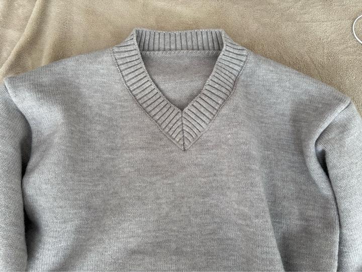 Базовый серый свитер