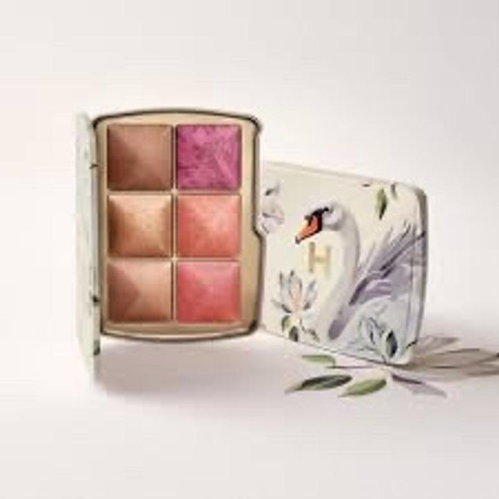 Hourglass палетка новая Лебедь