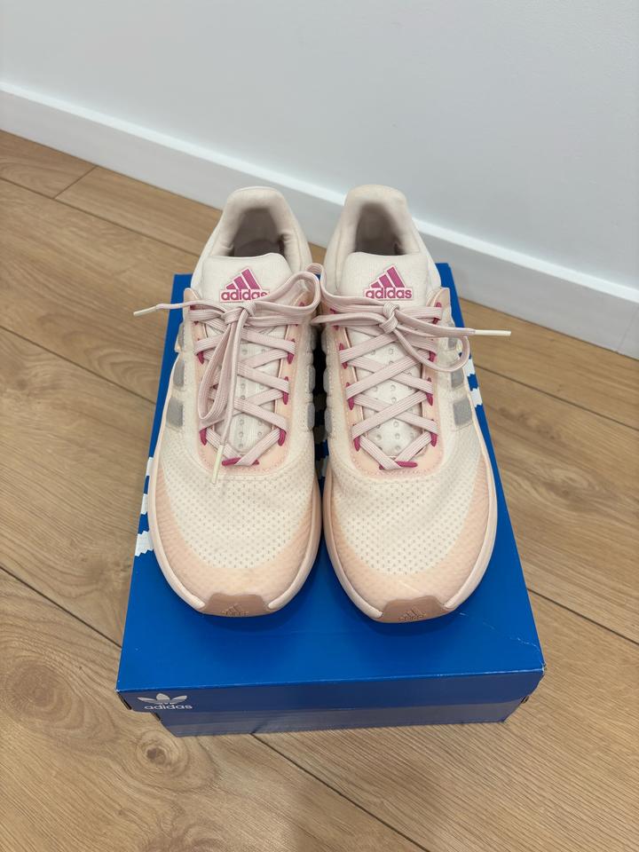 Кроссовки Adidas