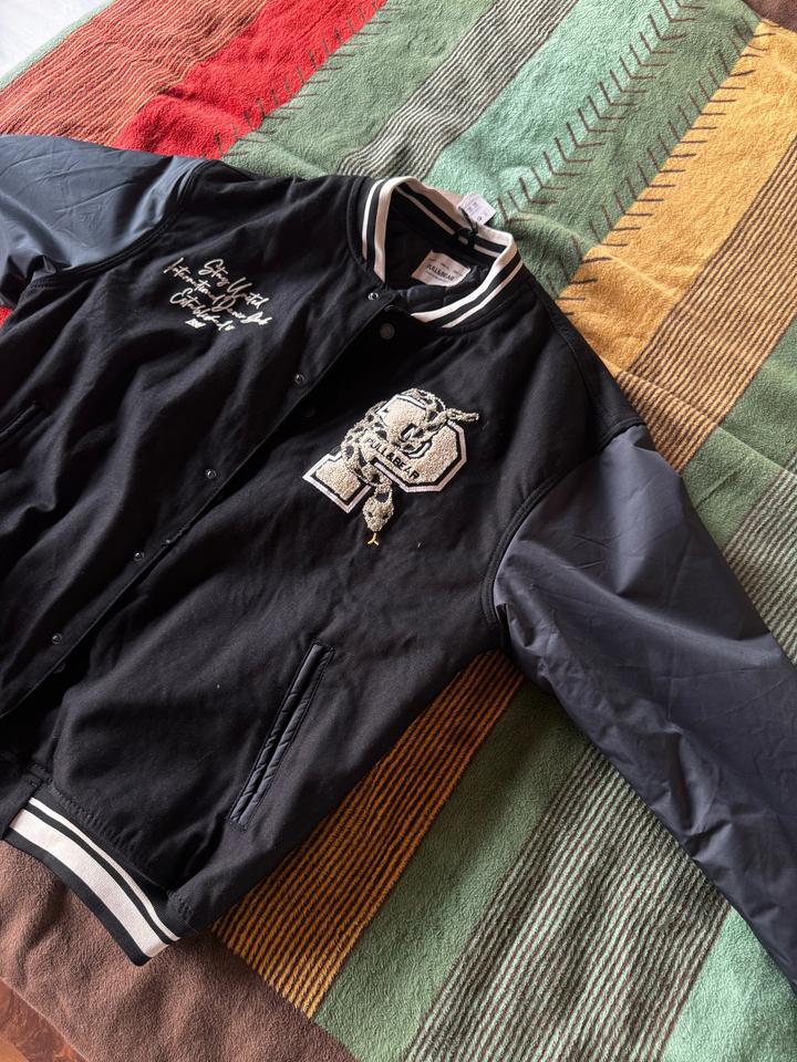 Бомбер новый с этикеткой