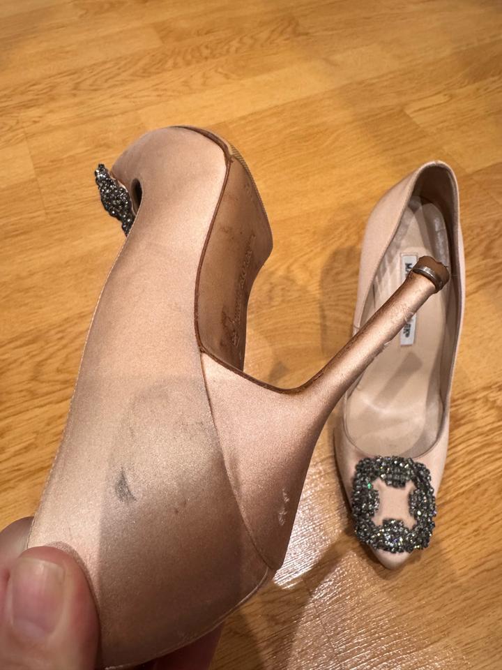 Туфли-лодочки Manolo Blahnik Hangisi