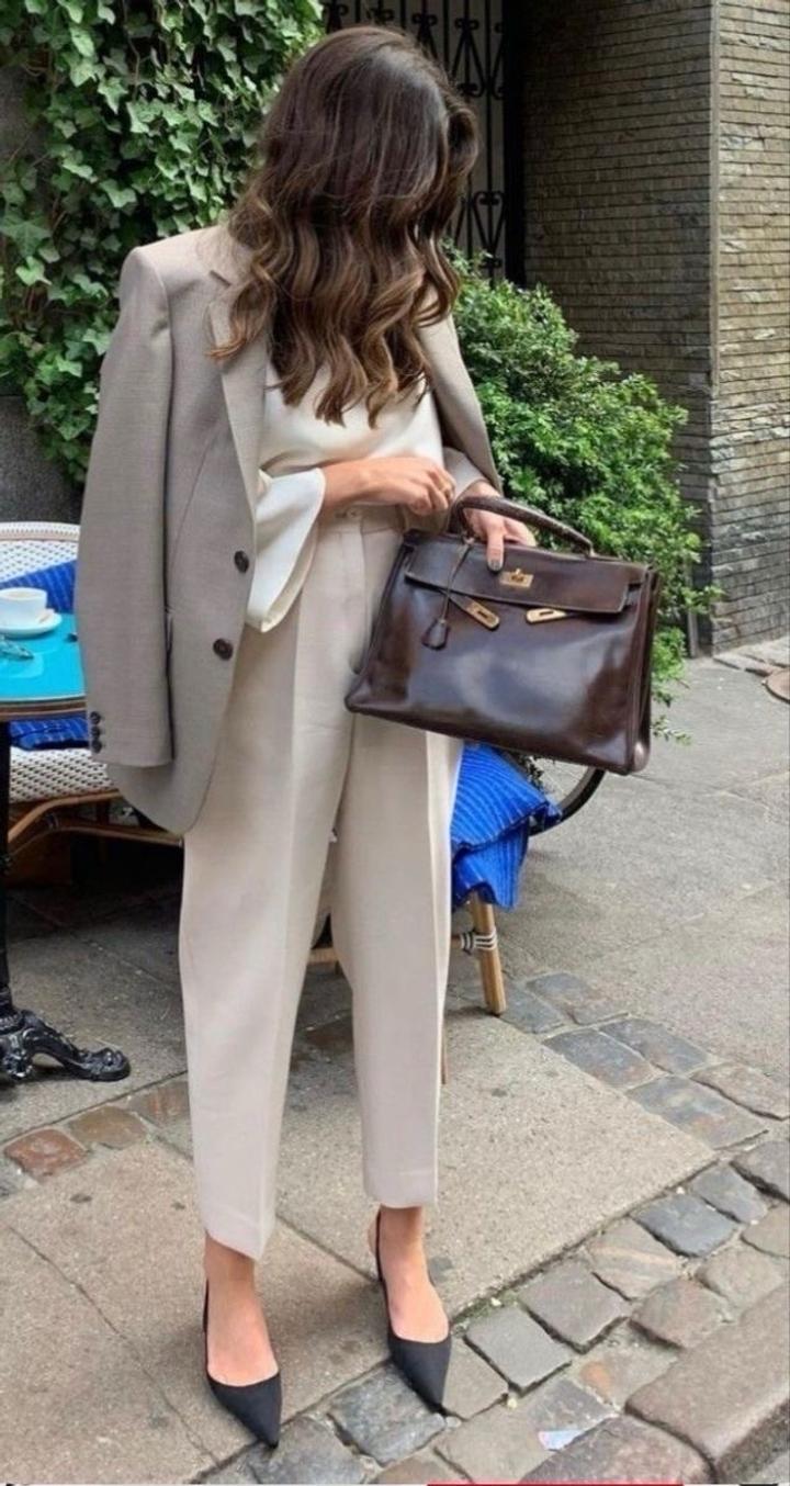 Брюки бежевый классика