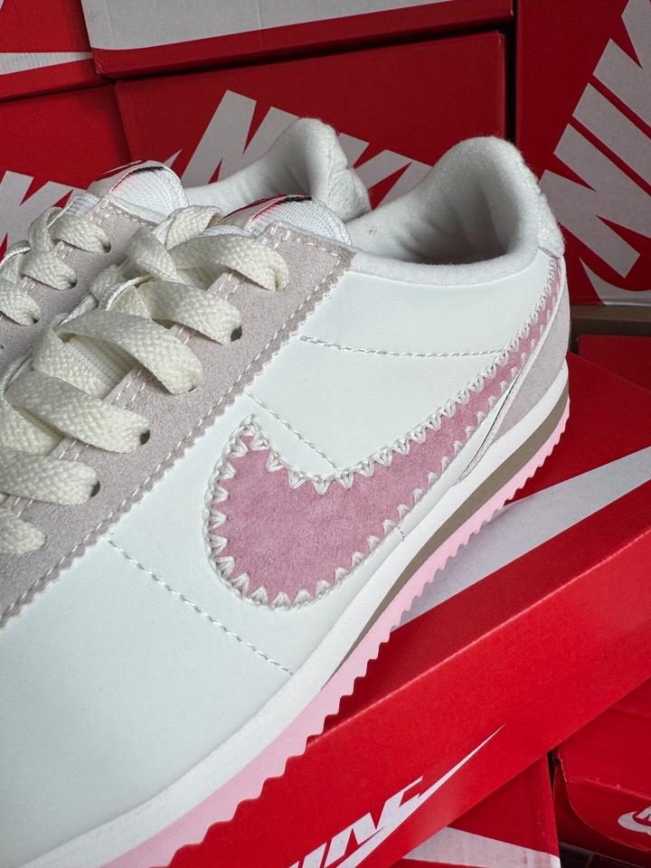Кроссовки Nike Cortez pink