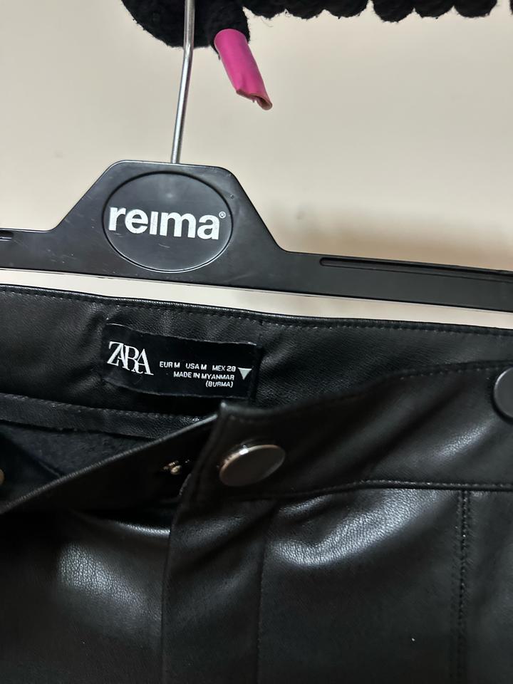 Брюки Zara из эко-кожи 🖤