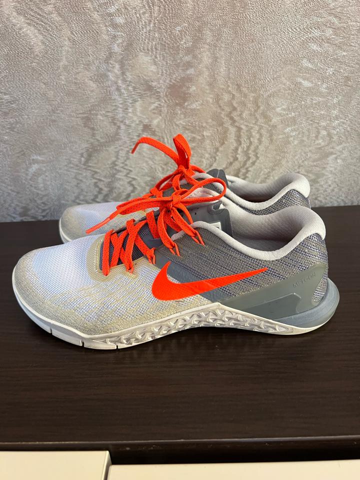 Кроссовки Nike