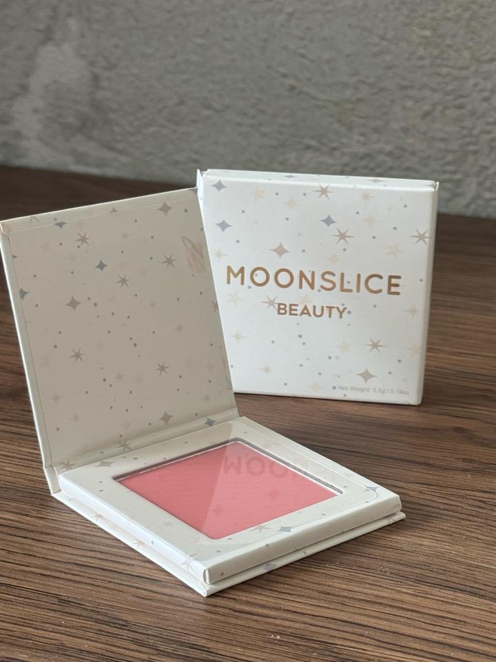 Румяна Moonslice Beauty