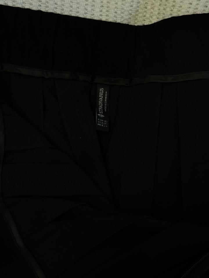 Юбка черная от Stradivarius