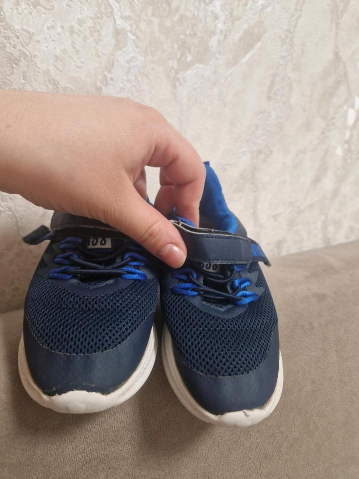 Кроссовки 24 р