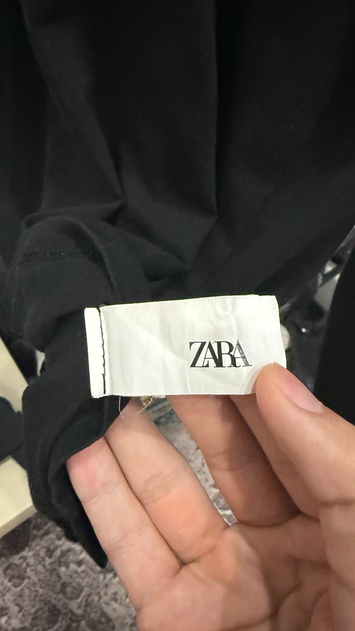 Черный лонгслив Zara