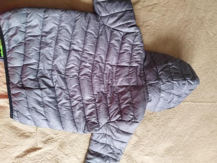 Детская куртка лёгкая на 7 лет