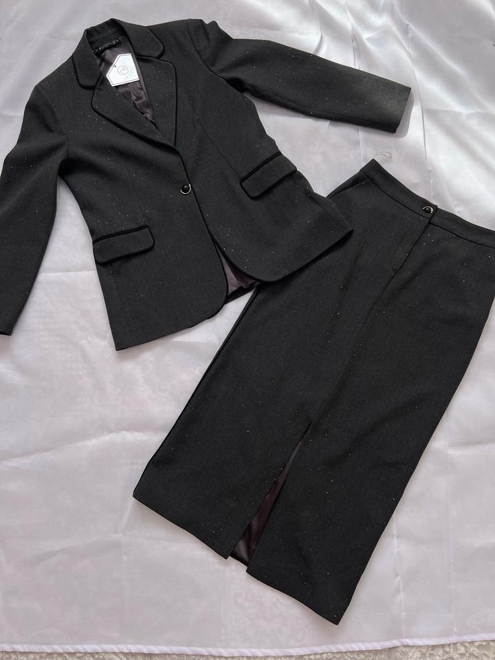 Темно серый костюм юбка TOP WOMEN