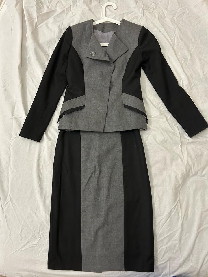 костюм-двойка (жакет + юбка) с контрастными вставками