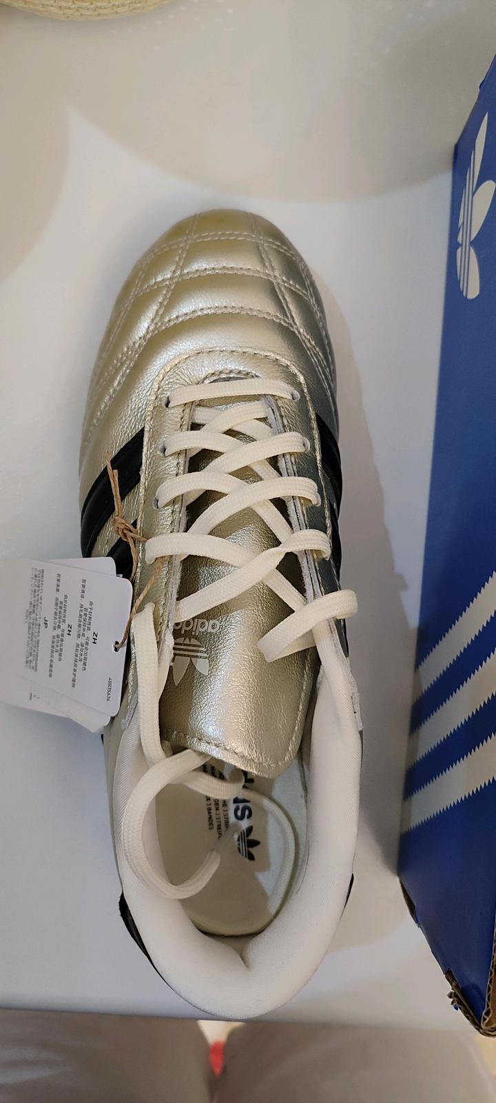 Продам кроссовки Adidas