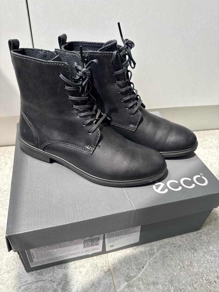 Ботинки от Ecco