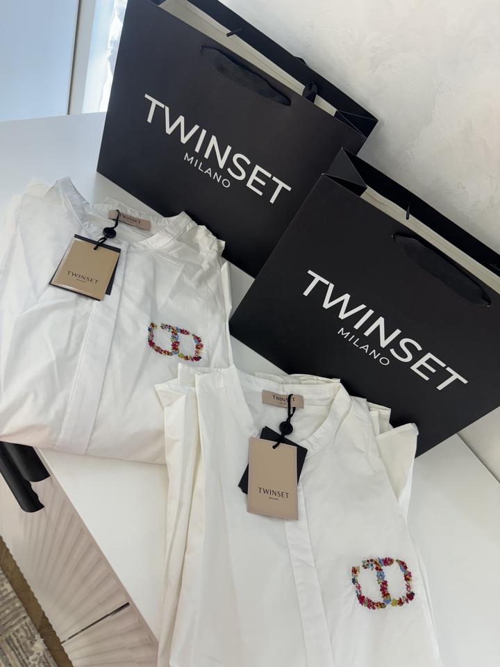 Белая рубашка бренда Twinset