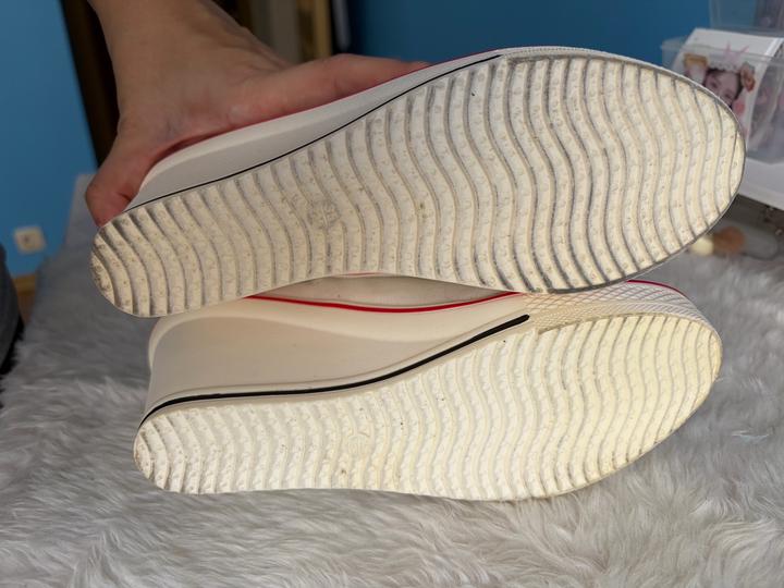 Кеды сникерсы на танкетке