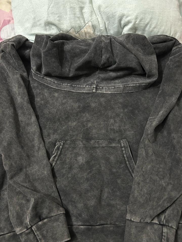 Легкая толстовка