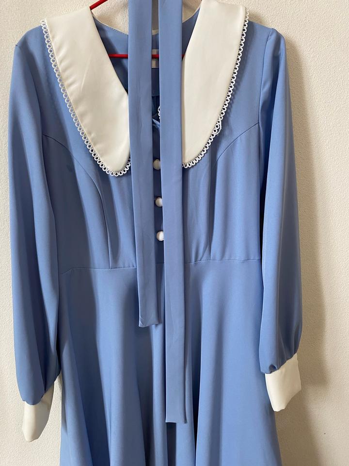 Синяя платье