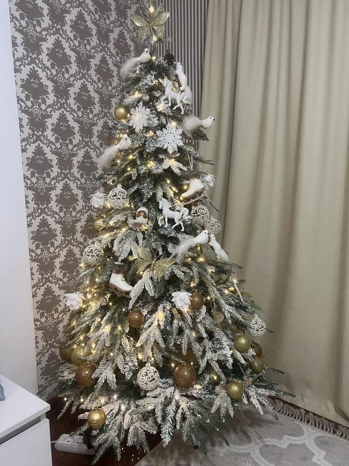 Елка заснеженная