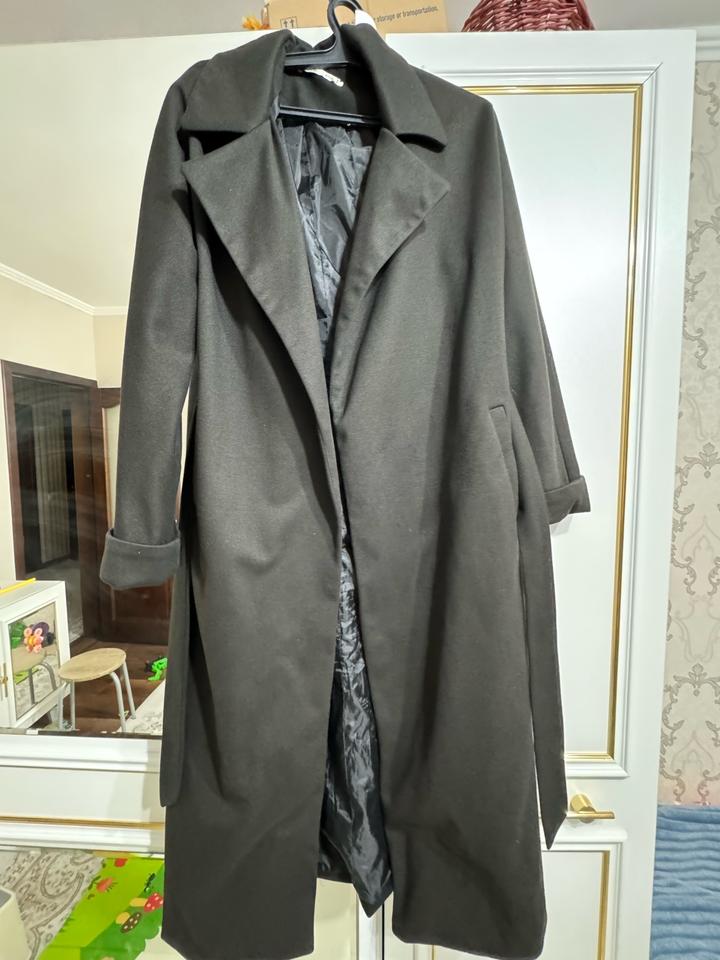 Черное пальто