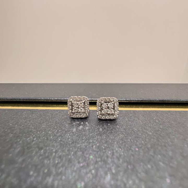 Пусеты из белого золота с бриллиантами