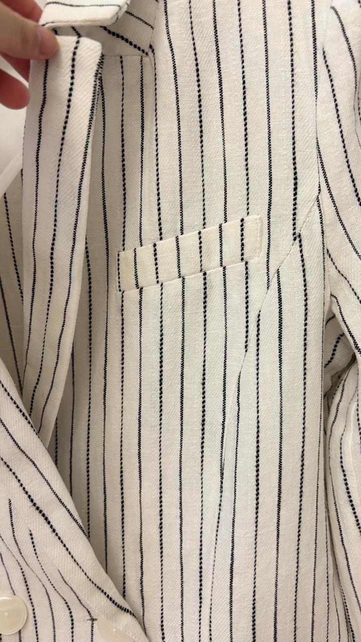 Пиджак в полоску от бренда AMISU