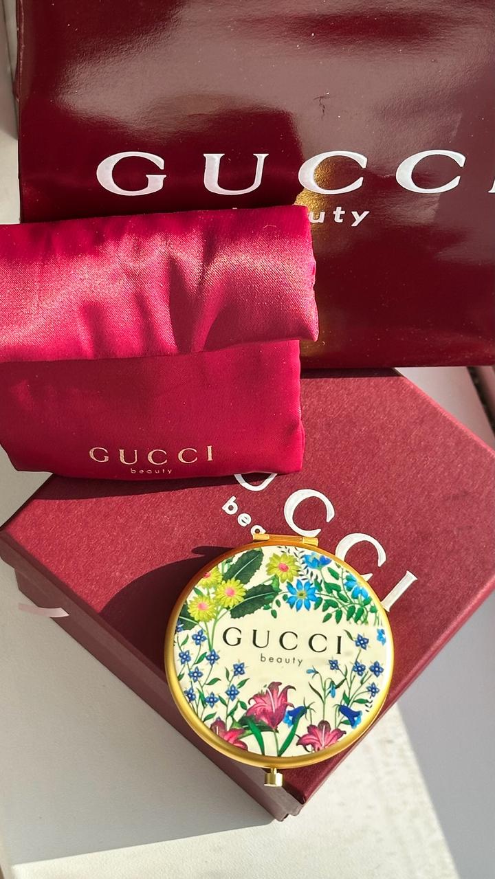 Зеркало Gucci Beaute