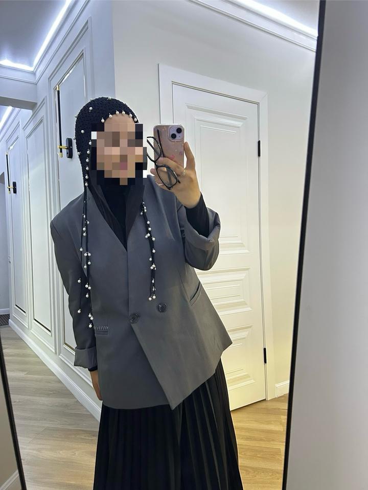 Серый пиджак