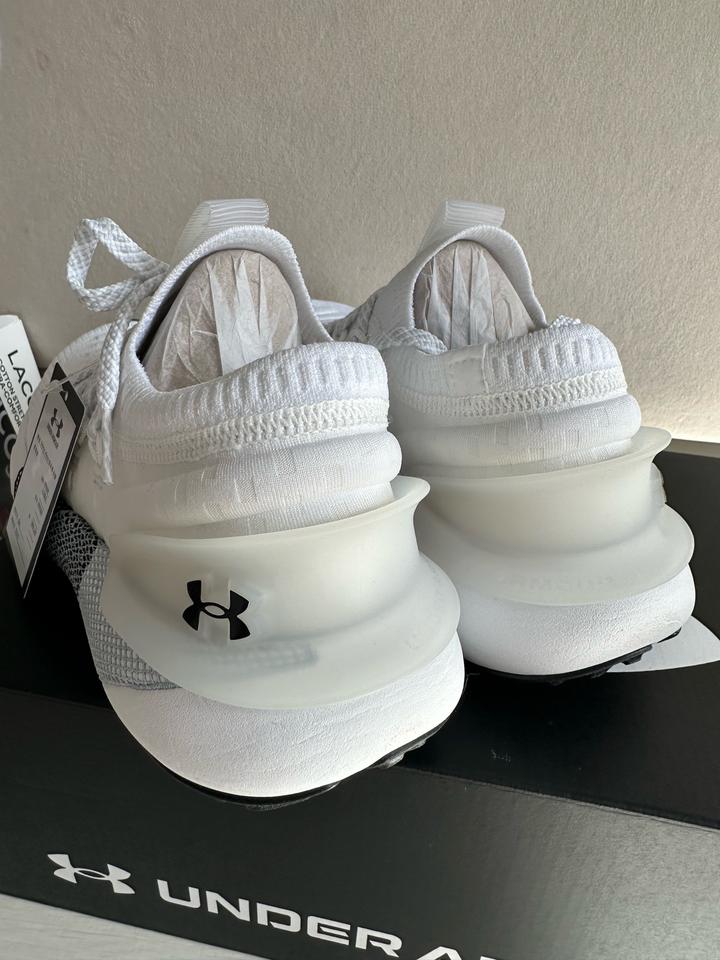 Женские кроссовки Under Armour